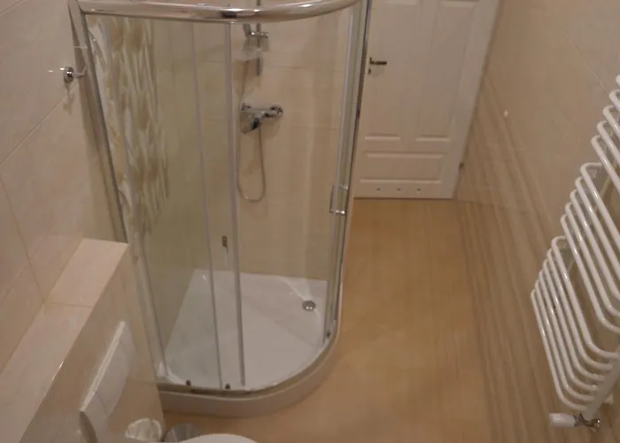 Ada Aparthouse Хостел