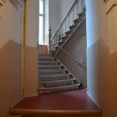 Vandrerhjem Ada Aparthouse