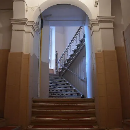 Ada Aparthouse Hostel