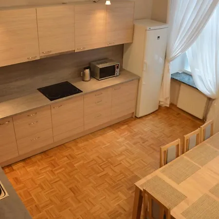 Ada Aparthouse Hostel Βρότσλαβ