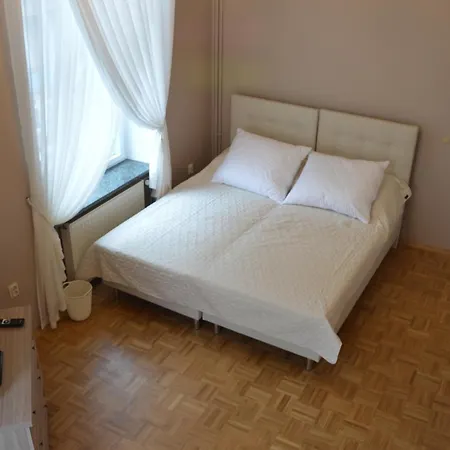Vandrerhjem Ada Aparthouse