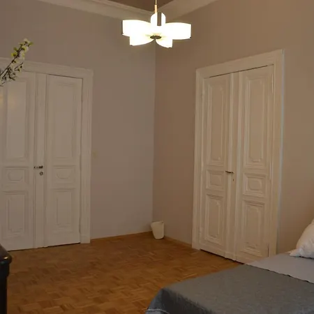 Ada Aparthouse بيت شباب فروتسواف