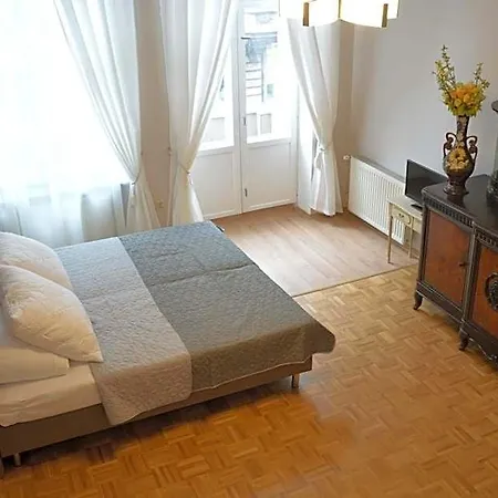 Vandrerhjem Ada Aparthouse *