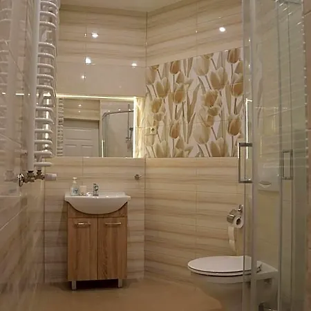 Ada Aparthouse *