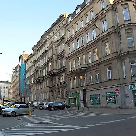 Ada Aparthouse Vandrerhjem *