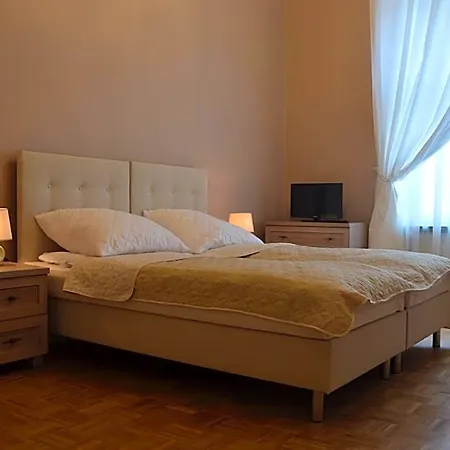 Ada Aparthouse Vandrerhjem